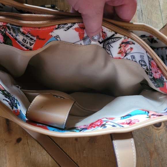 Smal Tote. - Picture 4 of 5